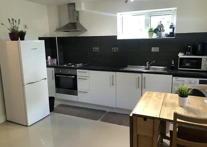 Apple House Guesthouse Heathrow Airport