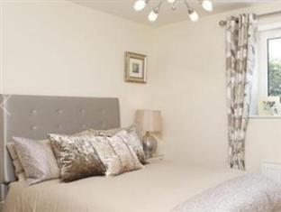 Apple House Heathrow Airport Guest house 3*